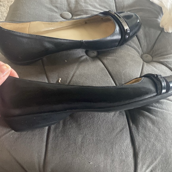 Naturalizer patent leather black flats with silver buckle - Picture 10 of 11